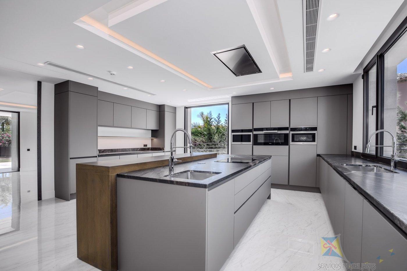 Venta de villa en Estepona