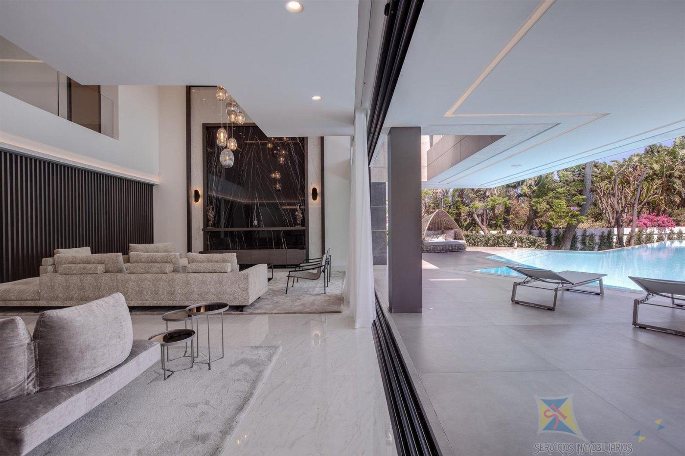Venta de villa en Estepona
