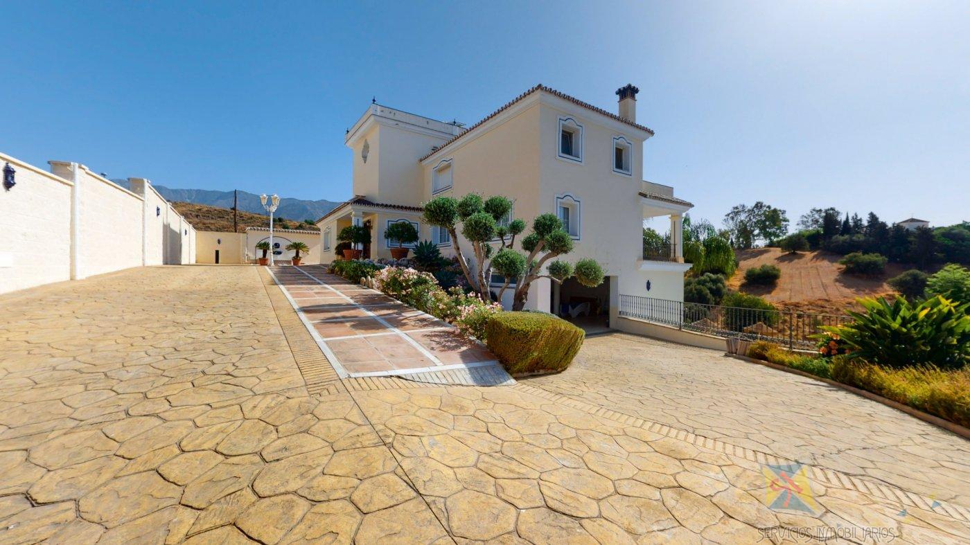 For sale of villa in Mijas