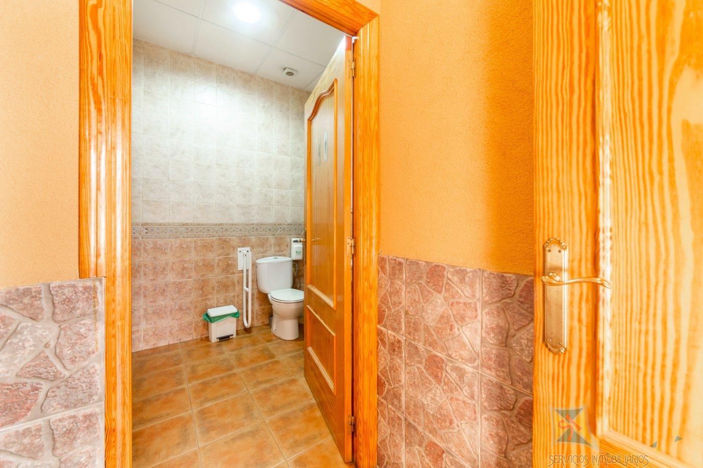For sale of commercial in Vícar