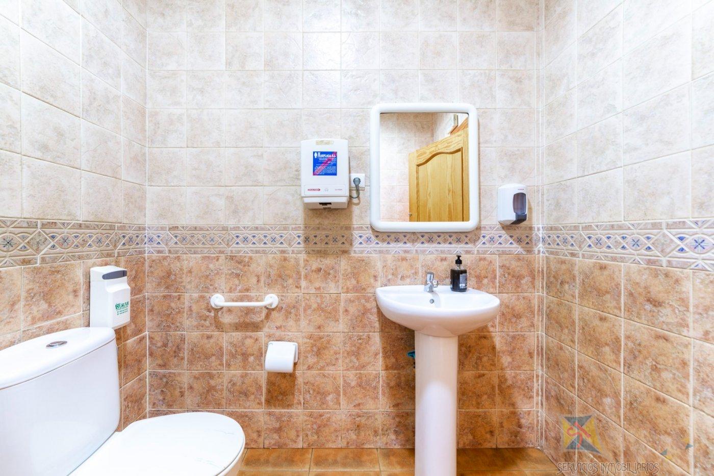 For sale of commercial in Vícar