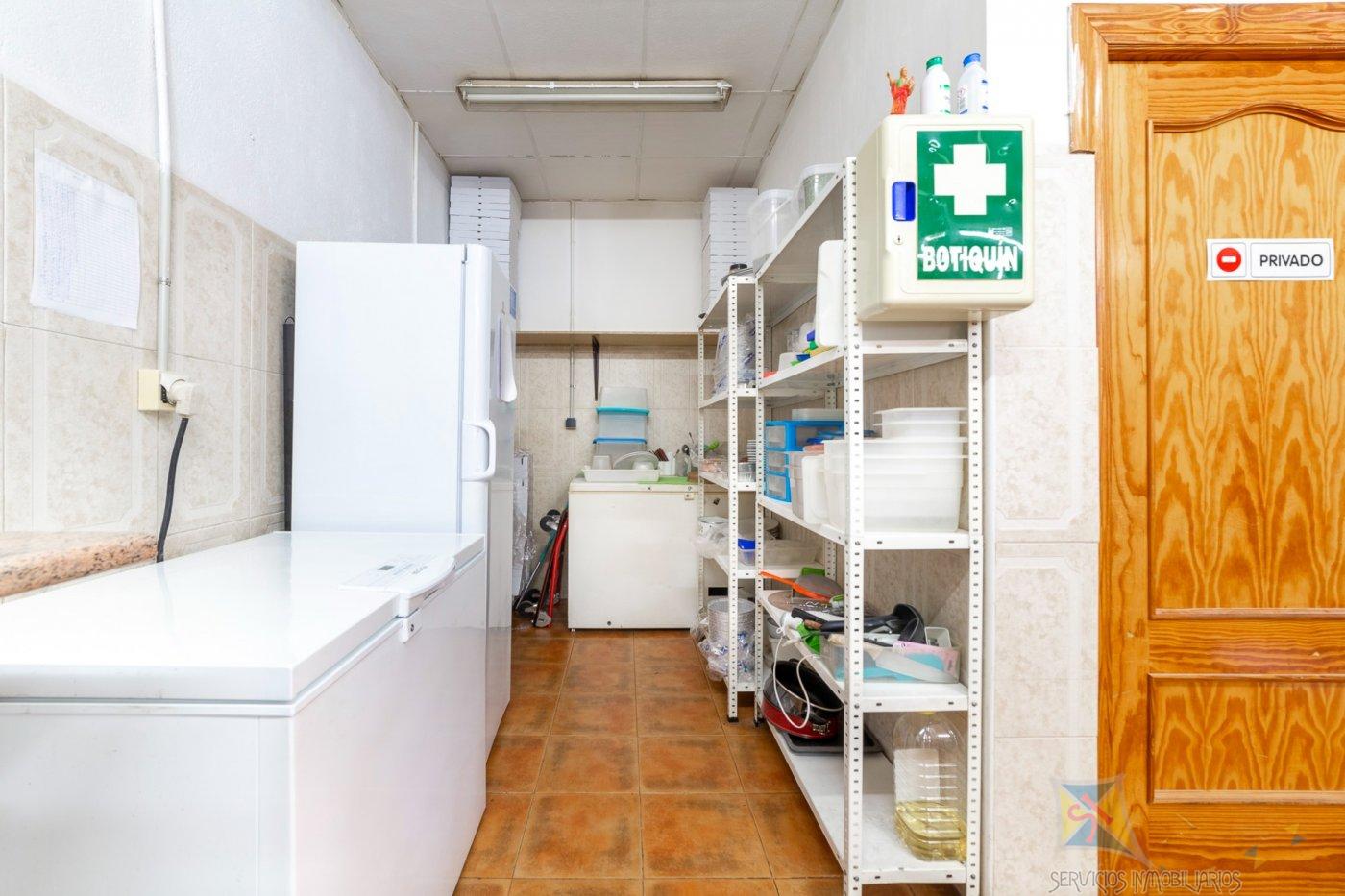 For sale of commercial in Vícar