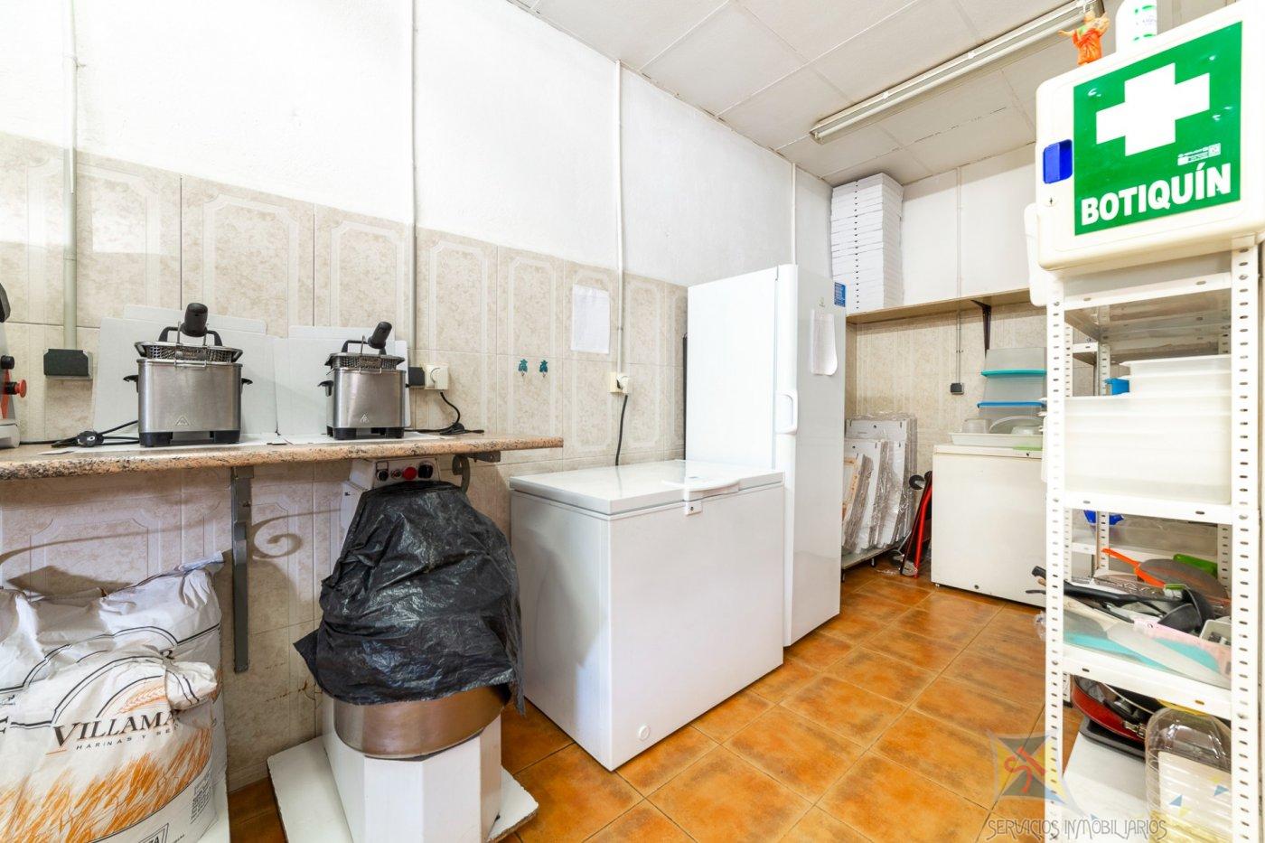 For sale of commercial in Vícar