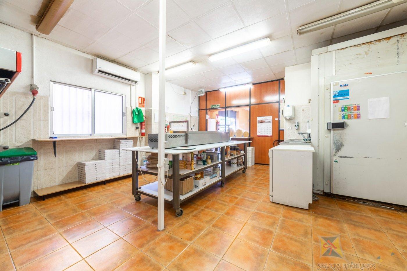 For sale of commercial in Vícar