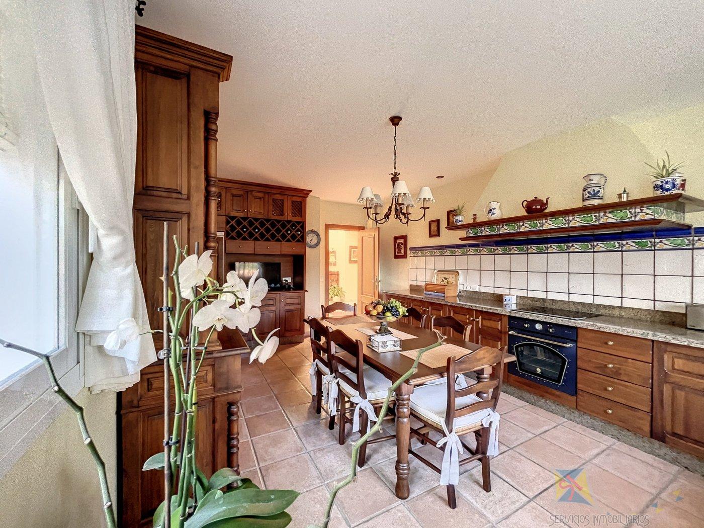 For sale of villa in San Pedro de Alcántara