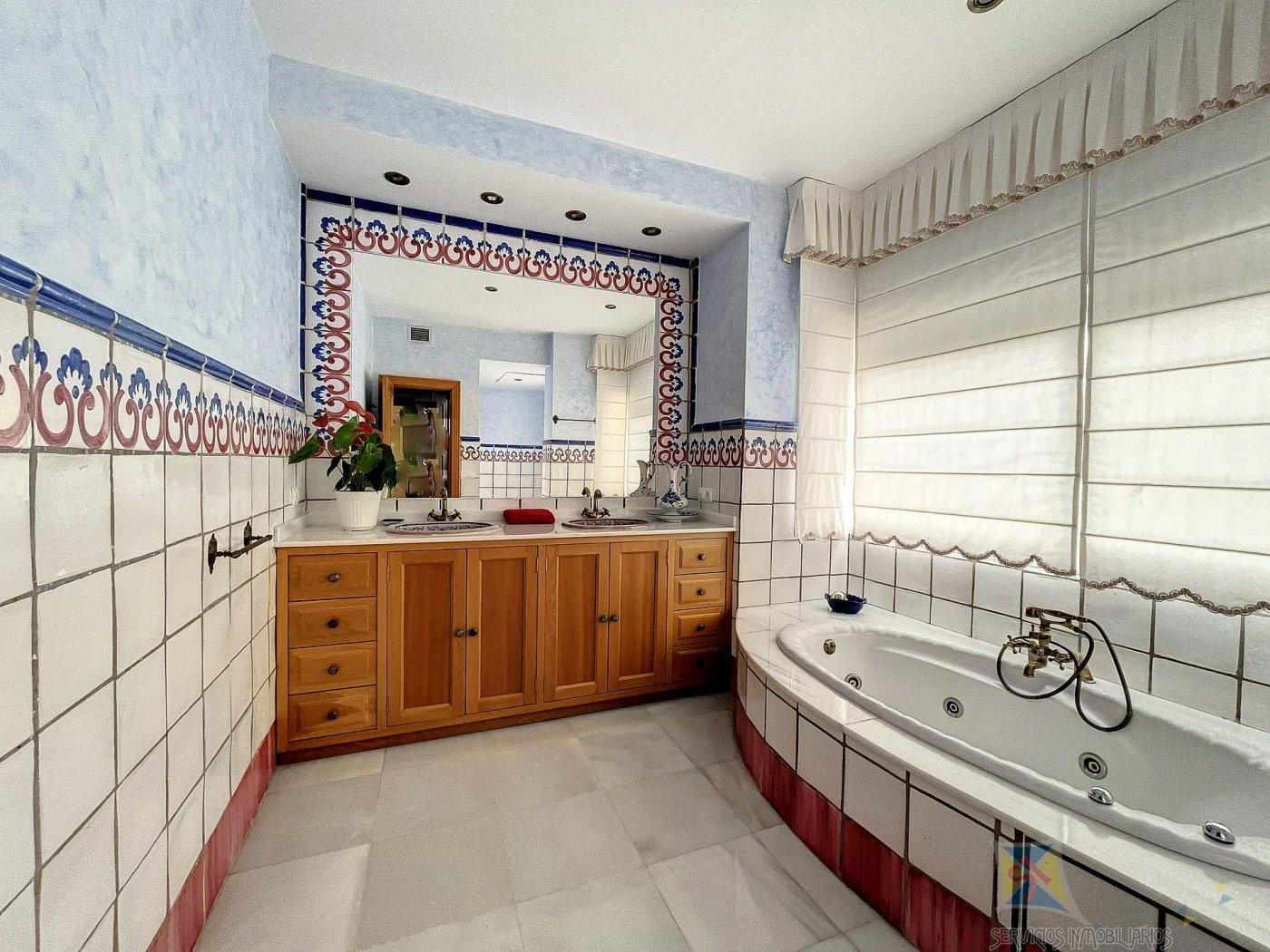 For sale of villa in San Pedro de Alcántara