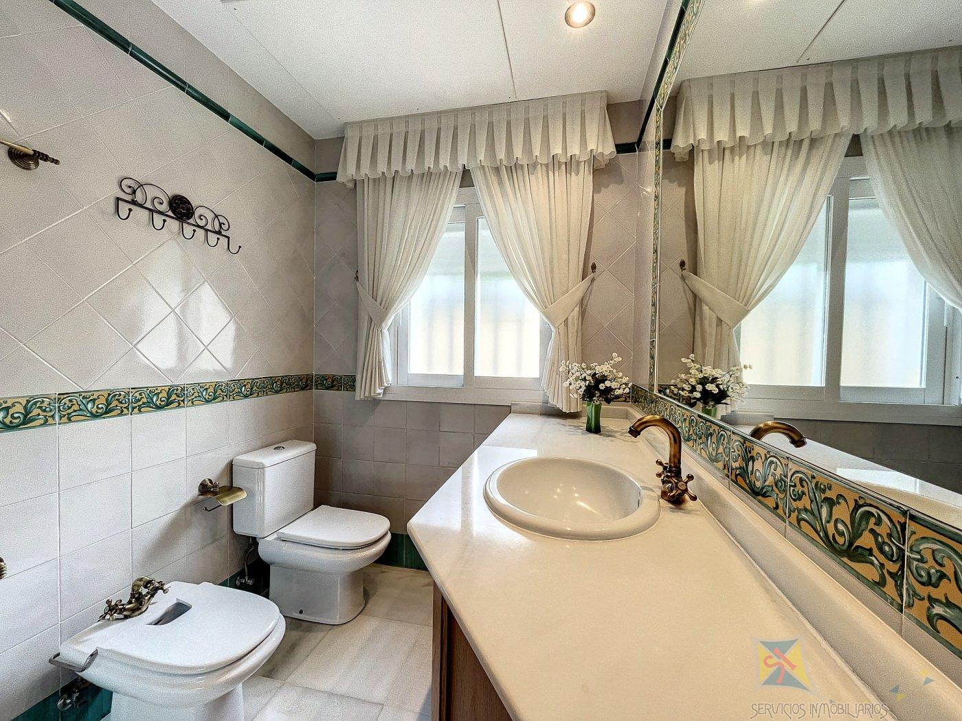 For sale of villa in San Pedro de Alcántara