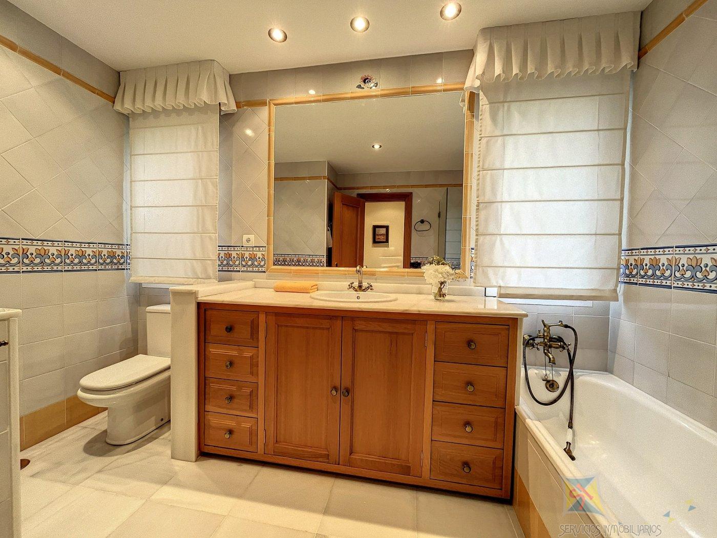 For sale of villa in San Pedro de Alcántara