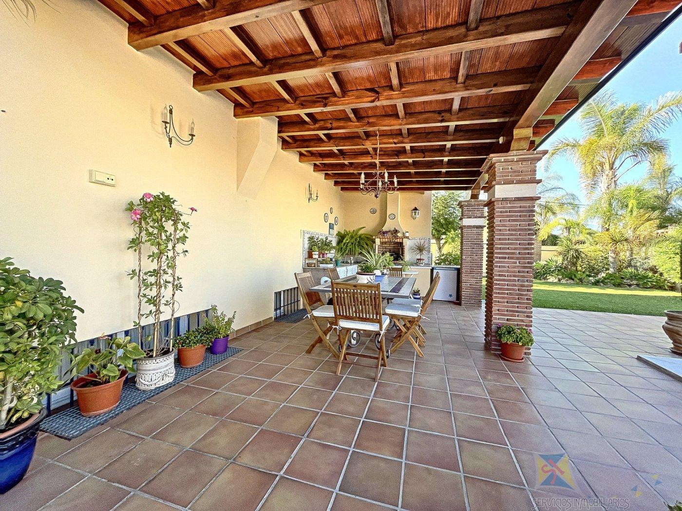 For sale of villa in San Pedro de Alcántara