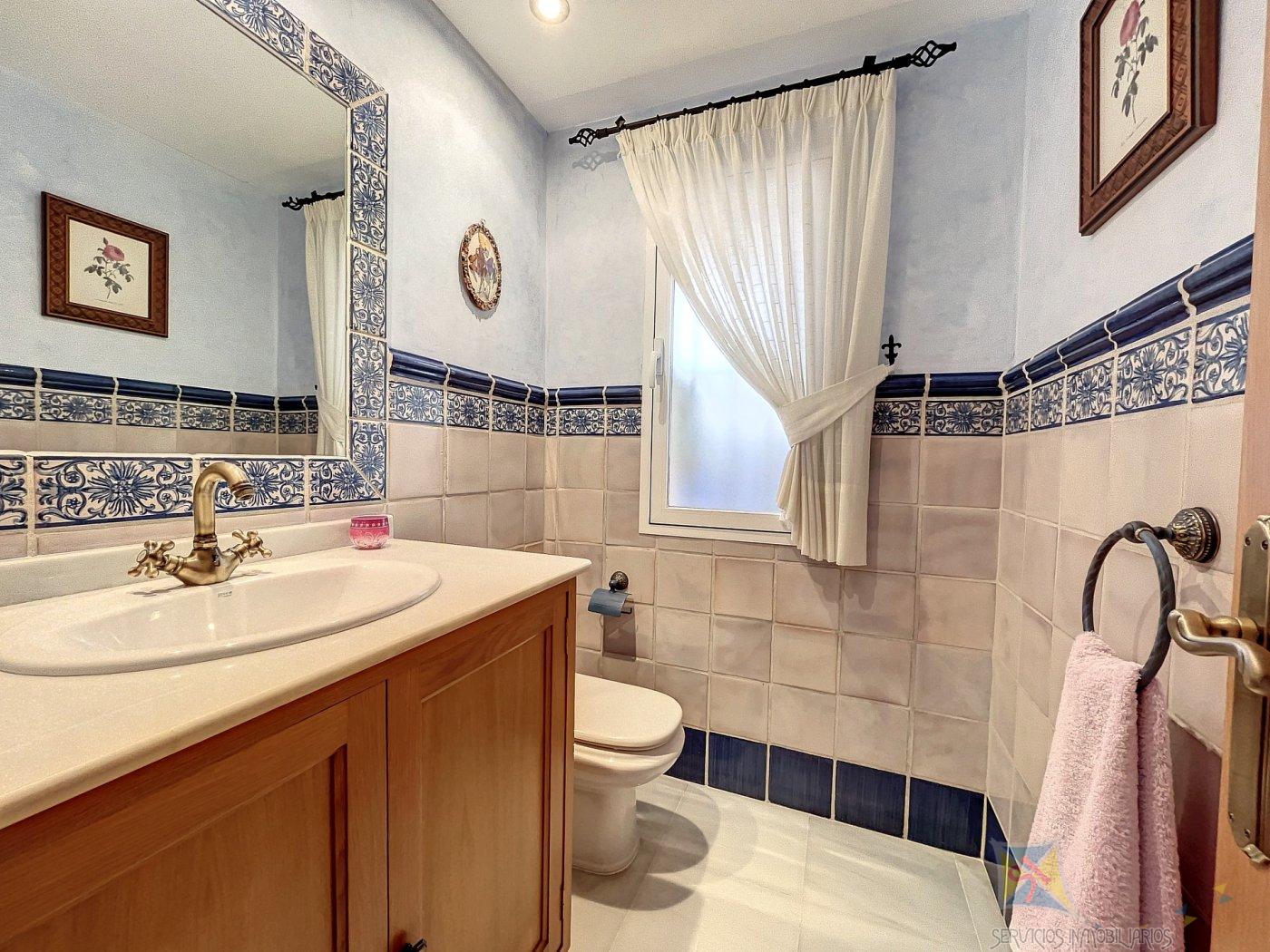 For sale of villa in San Pedro de Alcántara
