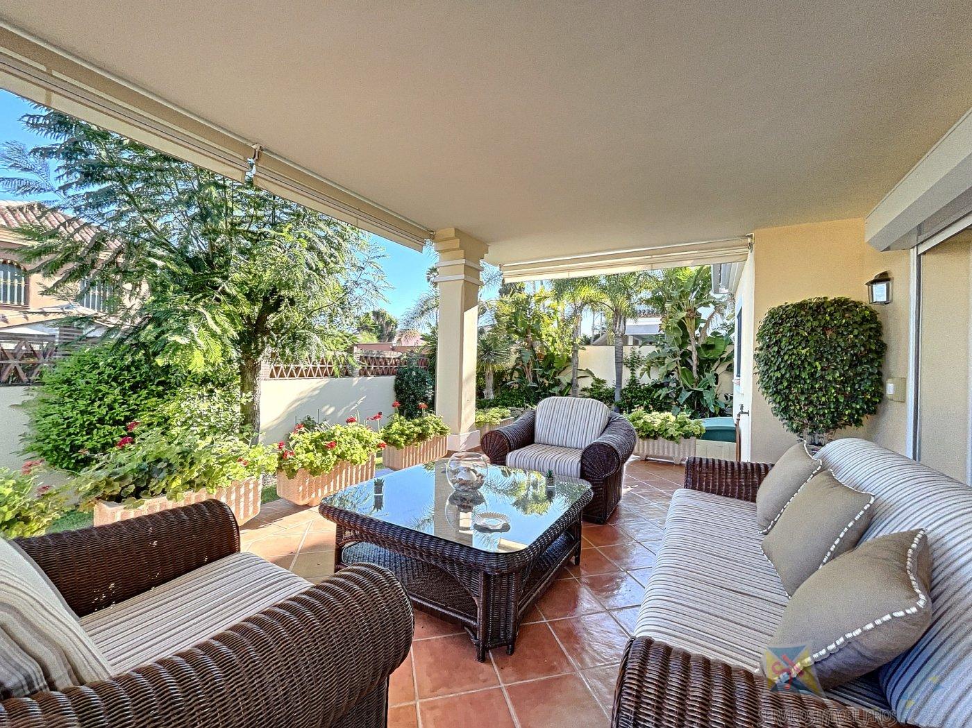 For sale of villa in San Pedro de Alcántara