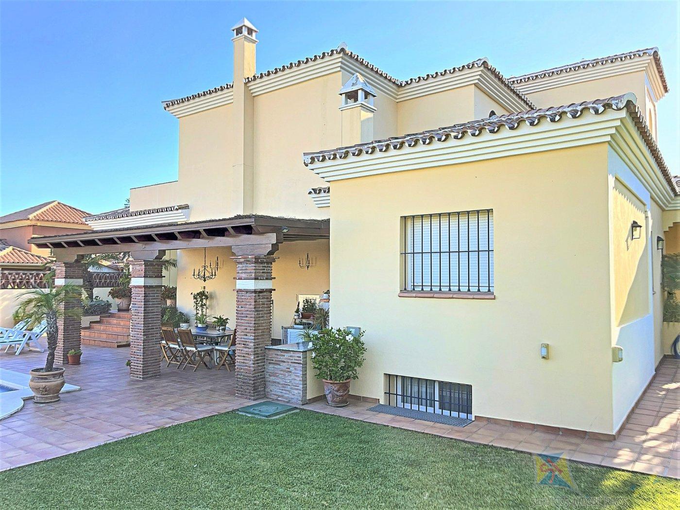 For sale of villa in San Pedro de Alcántara