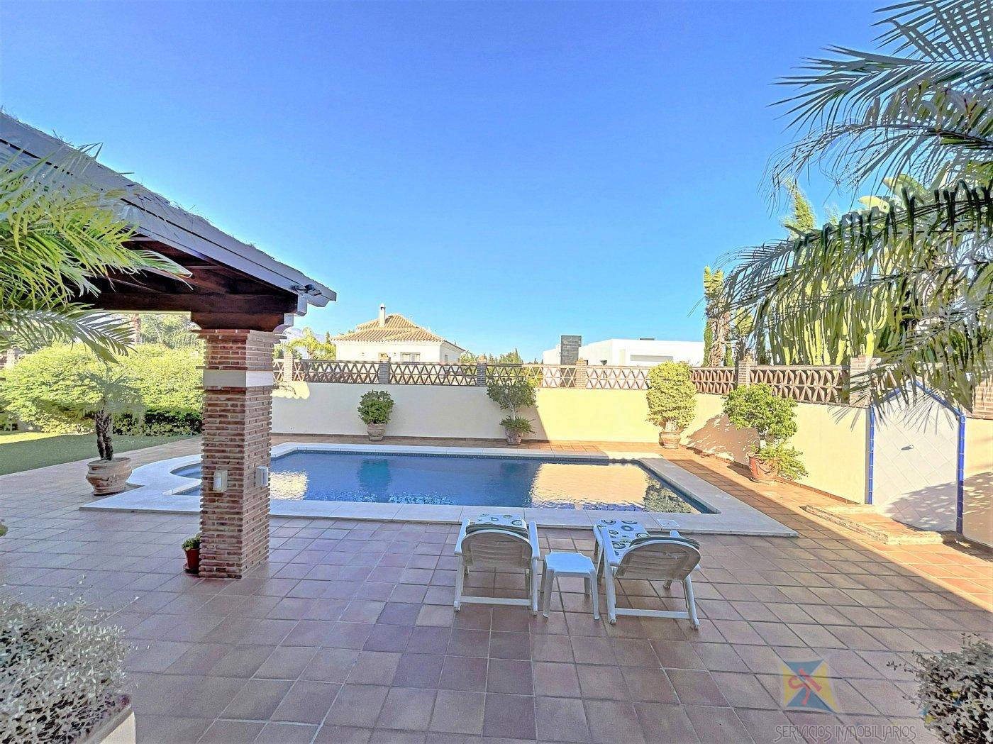 For sale of villa in San Pedro de Alcántara
