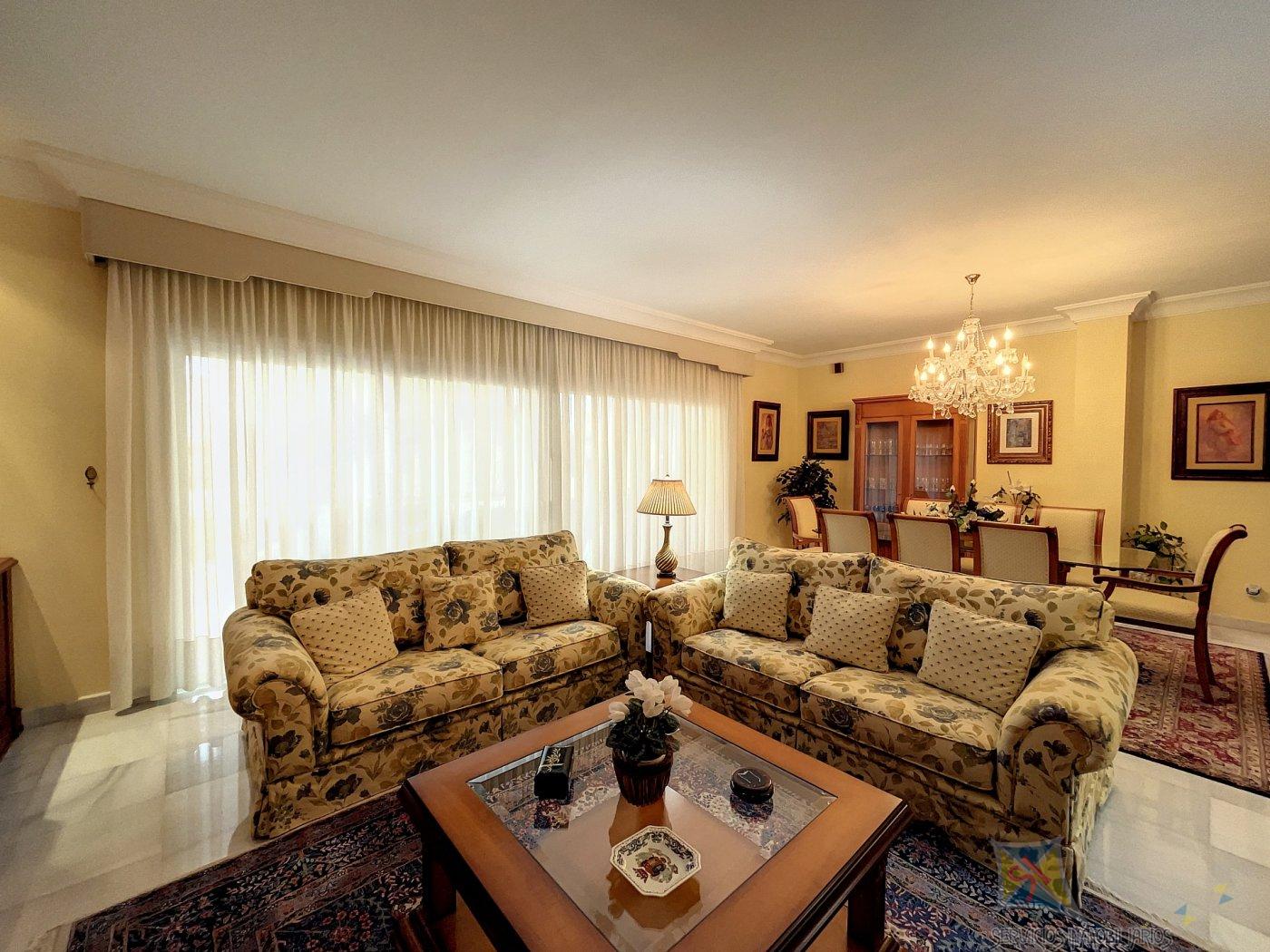 For sale of villa in San Pedro de Alcántara