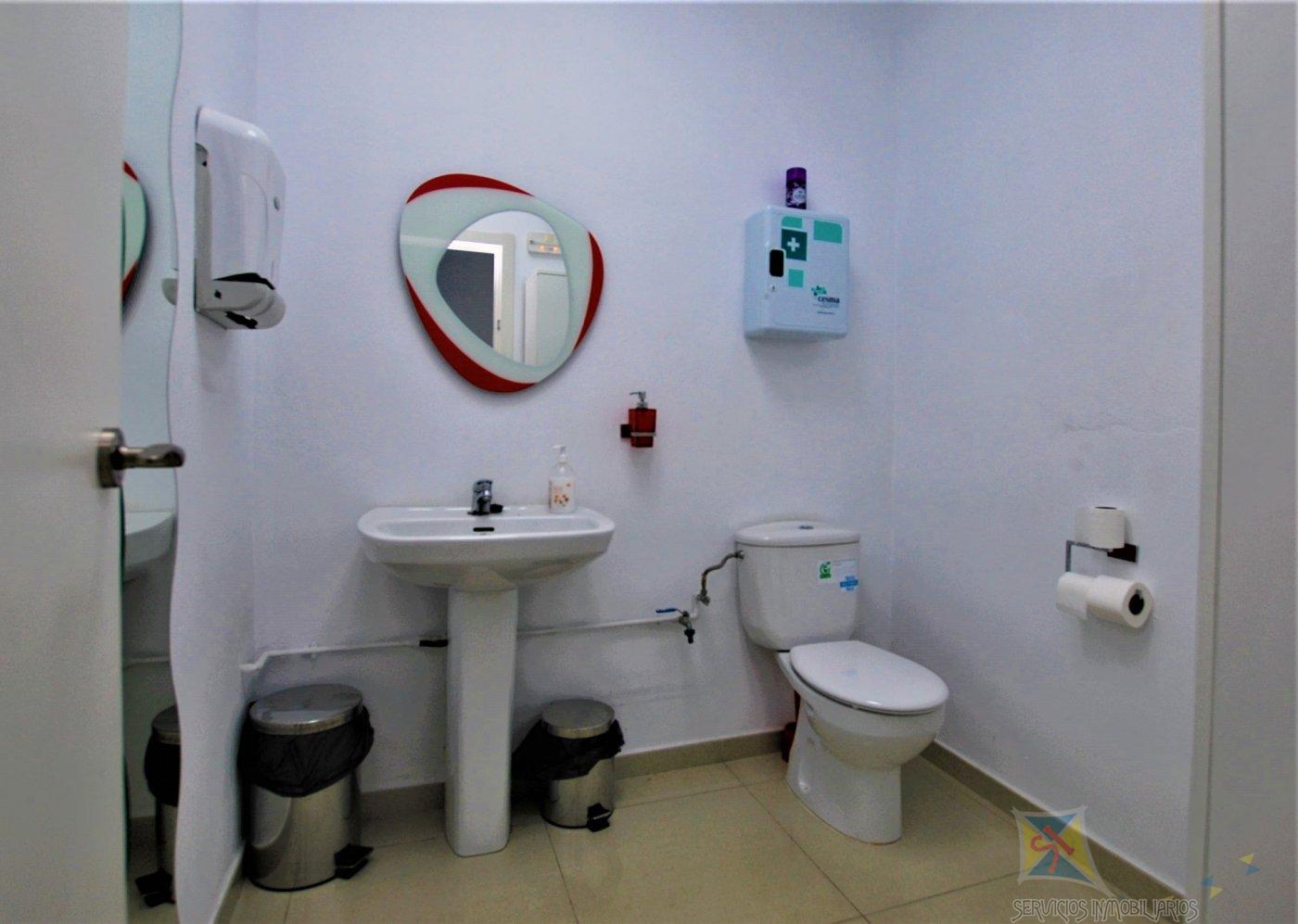 For sale of commercial in Rincón de la Victoria