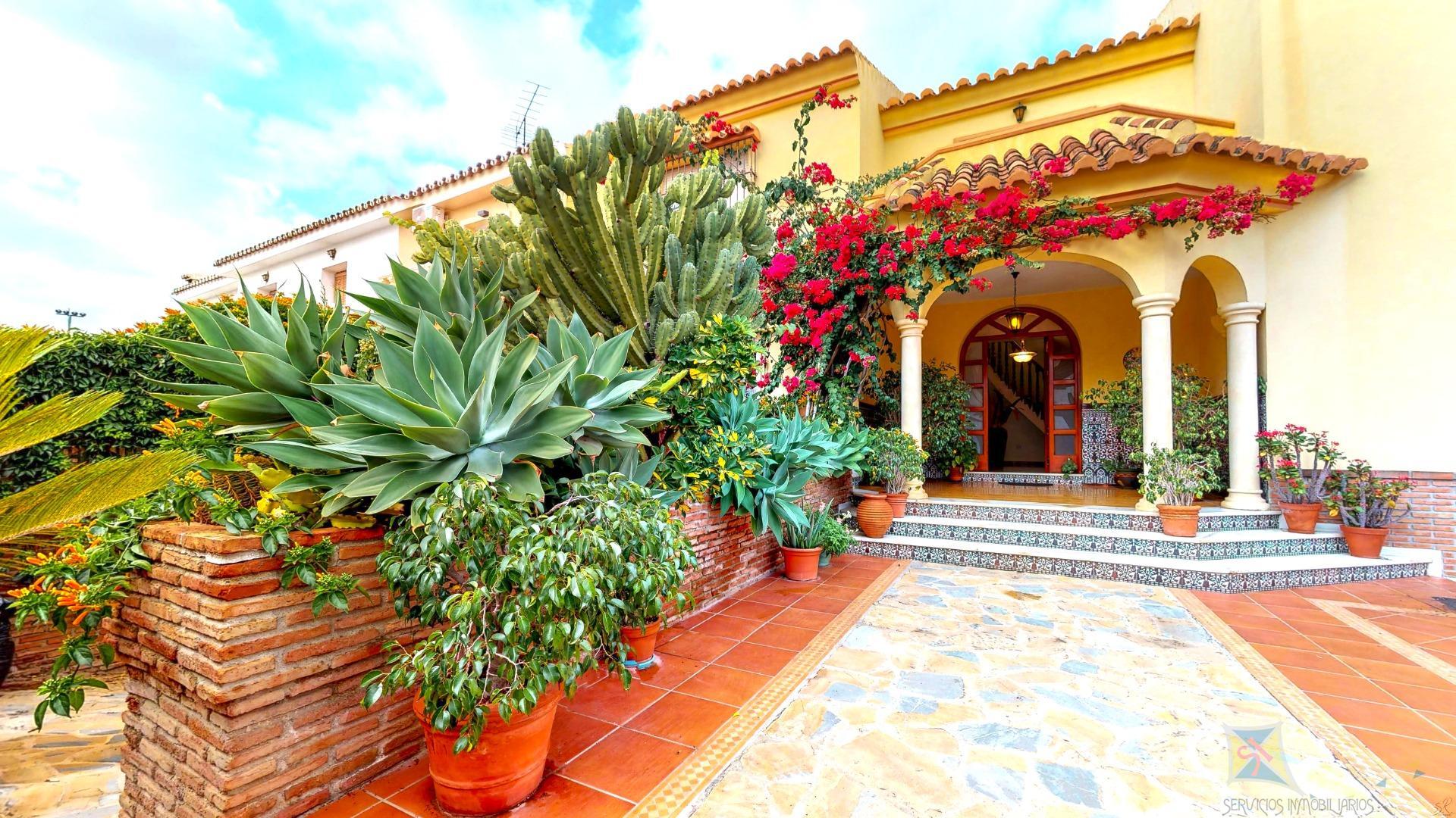 For sale of villa in Fuengirola
