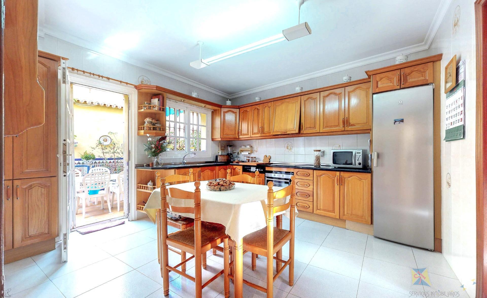 For sale of villa in Fuengirola