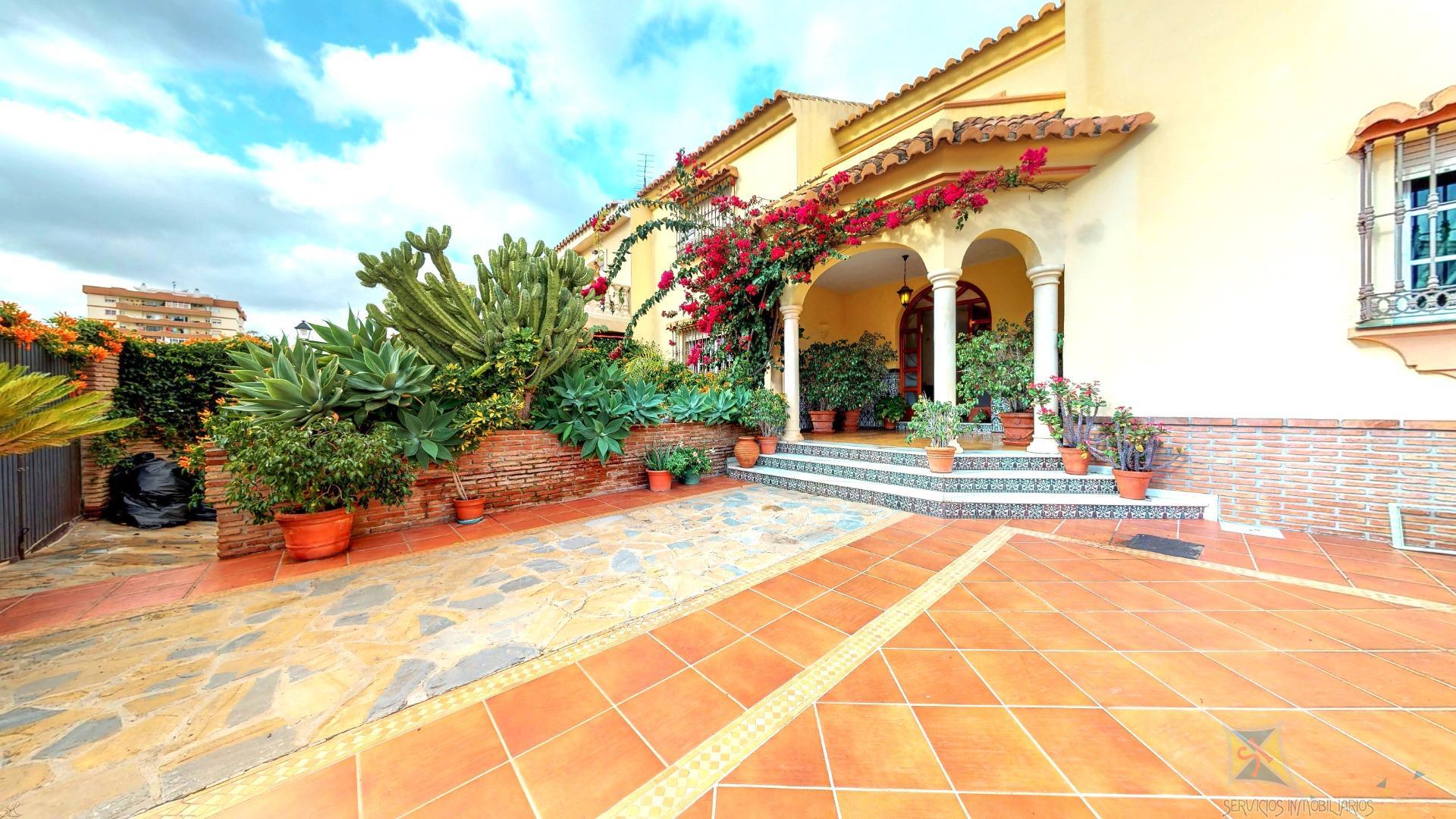 For sale of villa in Fuengirola