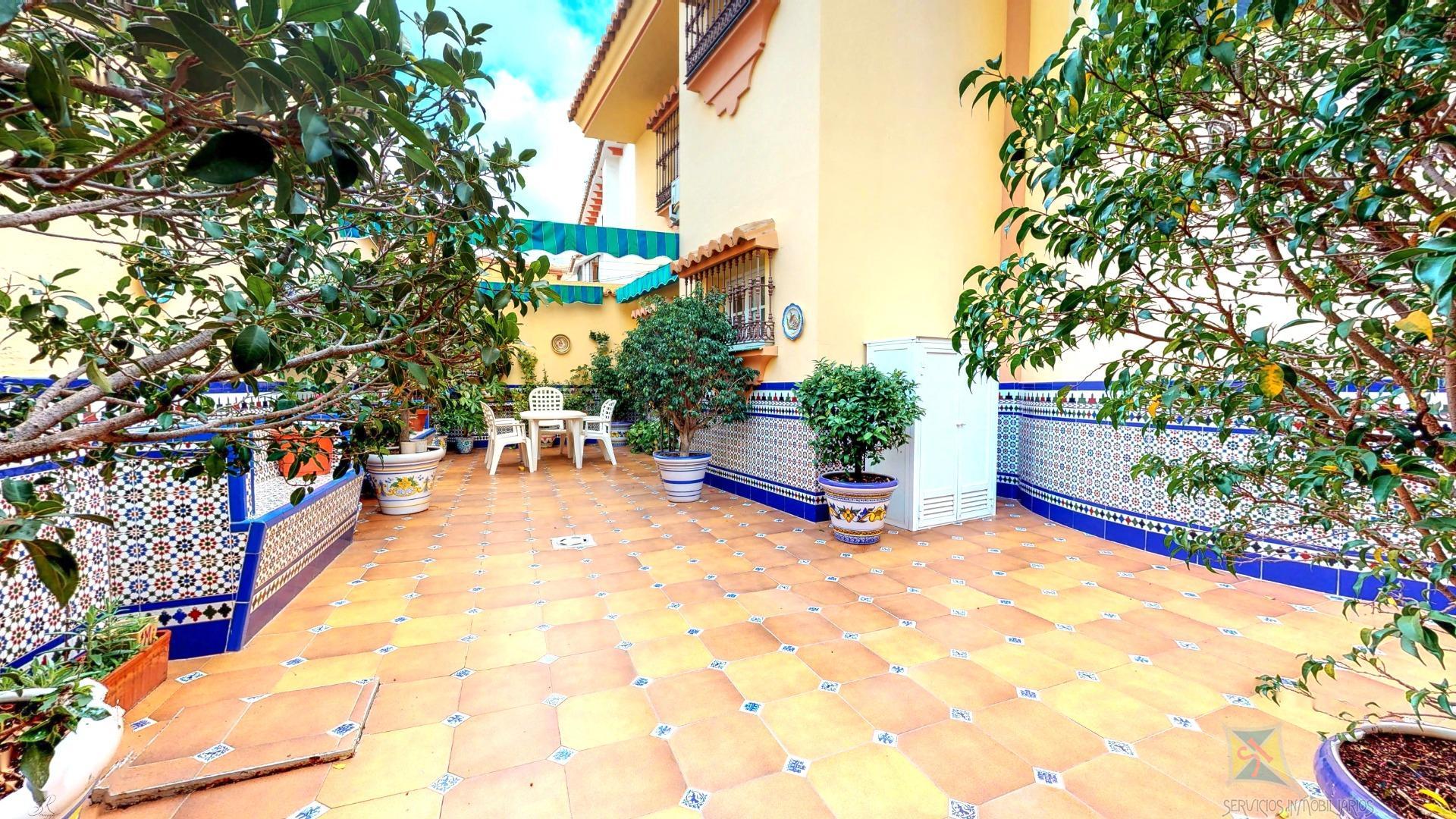 For sale of villa in Fuengirola