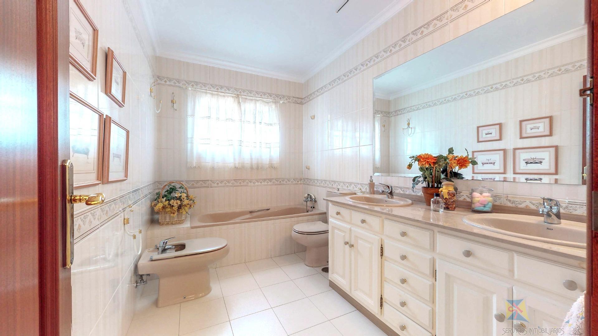 For sale of villa in Fuengirola