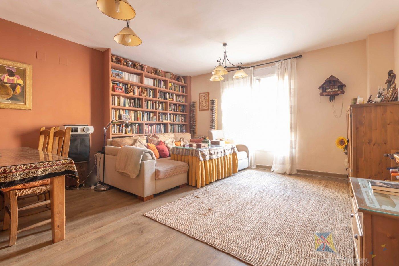 For sale of duplex in Sevilla