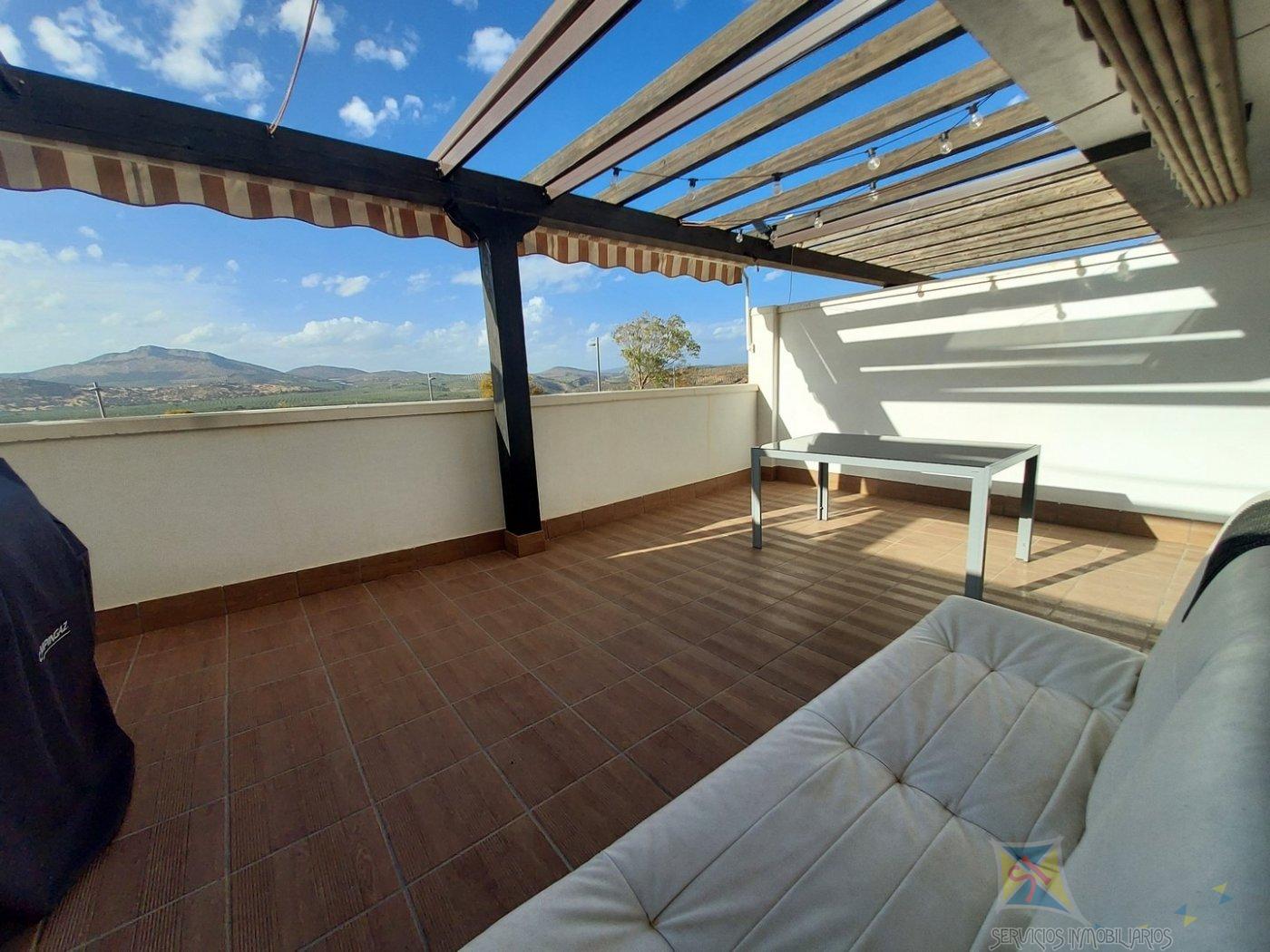 For sale of flat in Iznalloz