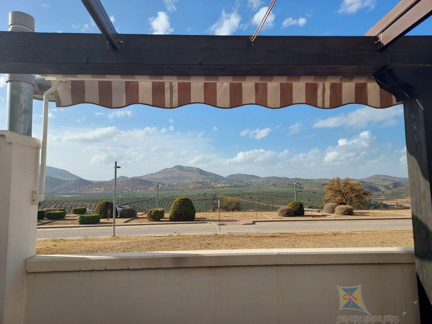 For sale of flat in Iznalloz