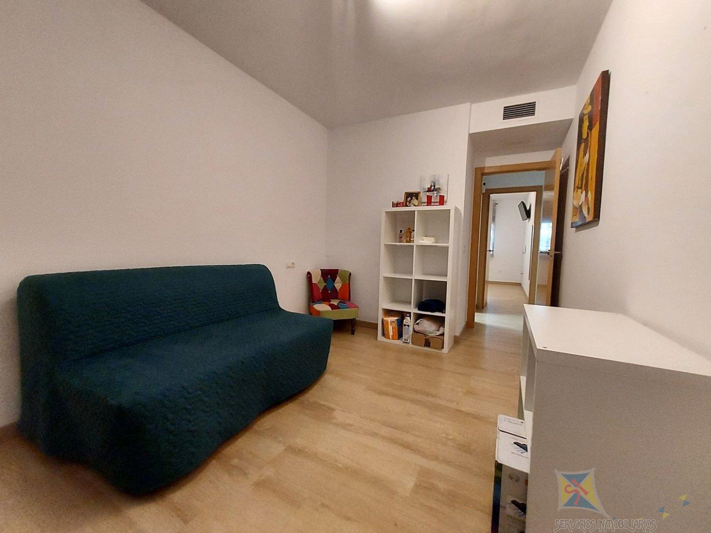 For sale of flat in Iznalloz