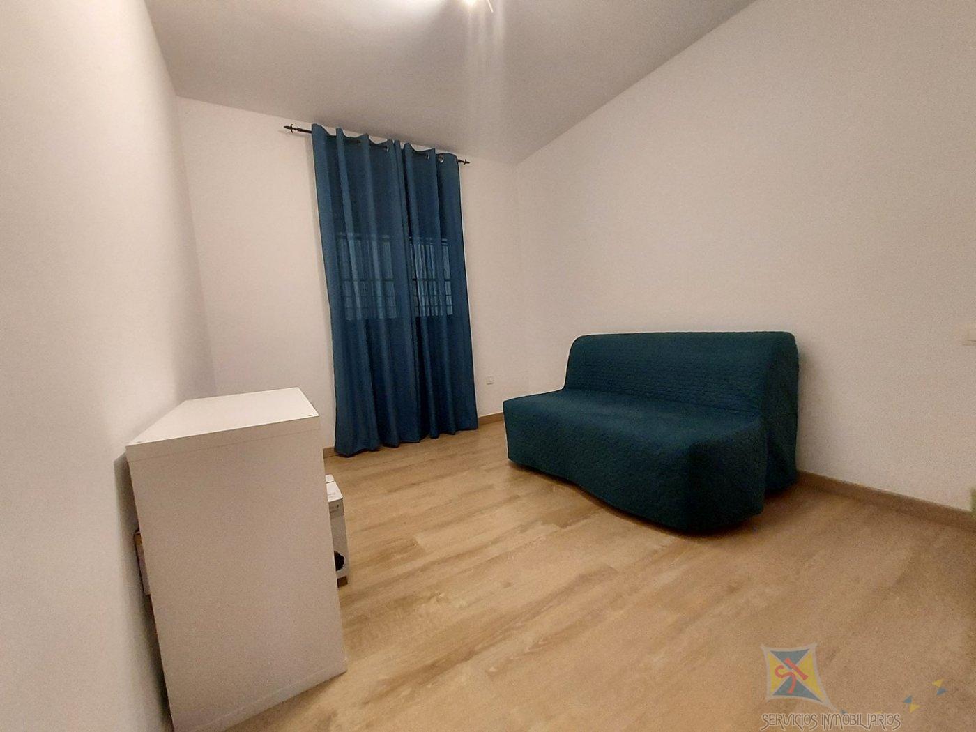 For sale of flat in Iznalloz