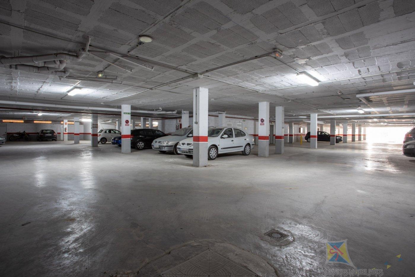 For sale of flat in Iznalloz