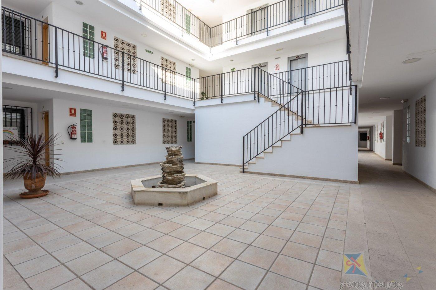 For sale of flat in Iznalloz