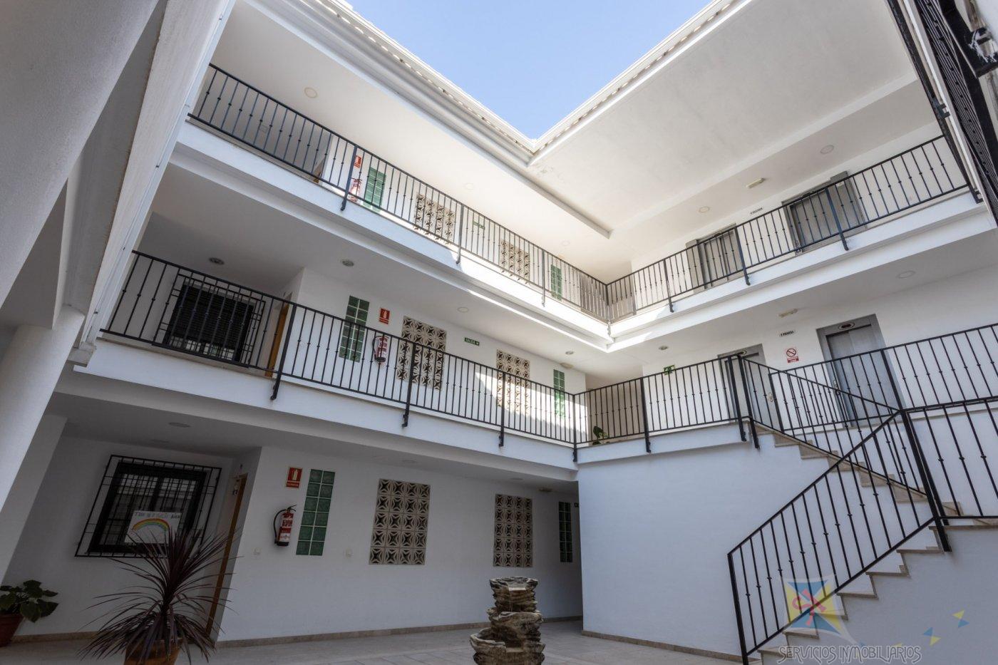 For sale of flat in Iznalloz