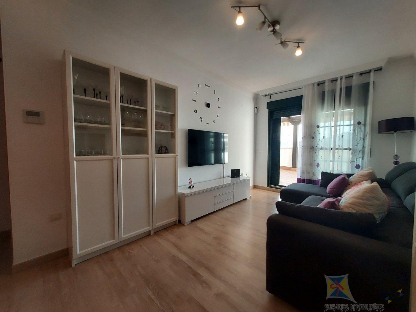 For sale of flat in Iznalloz
