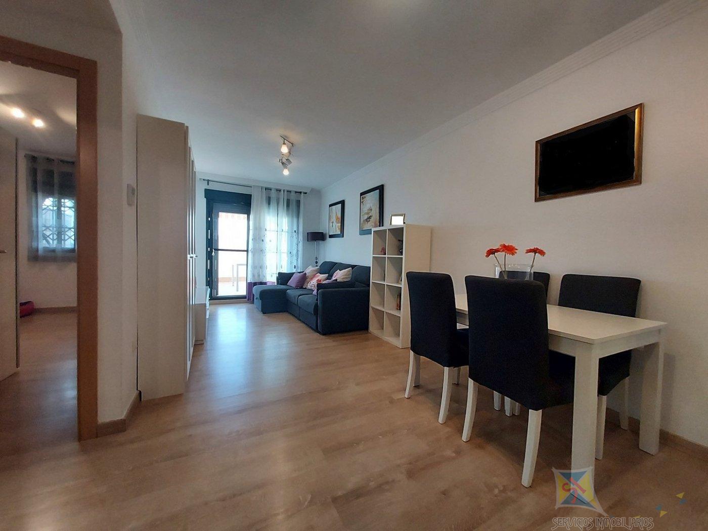 For sale of flat in Iznalloz