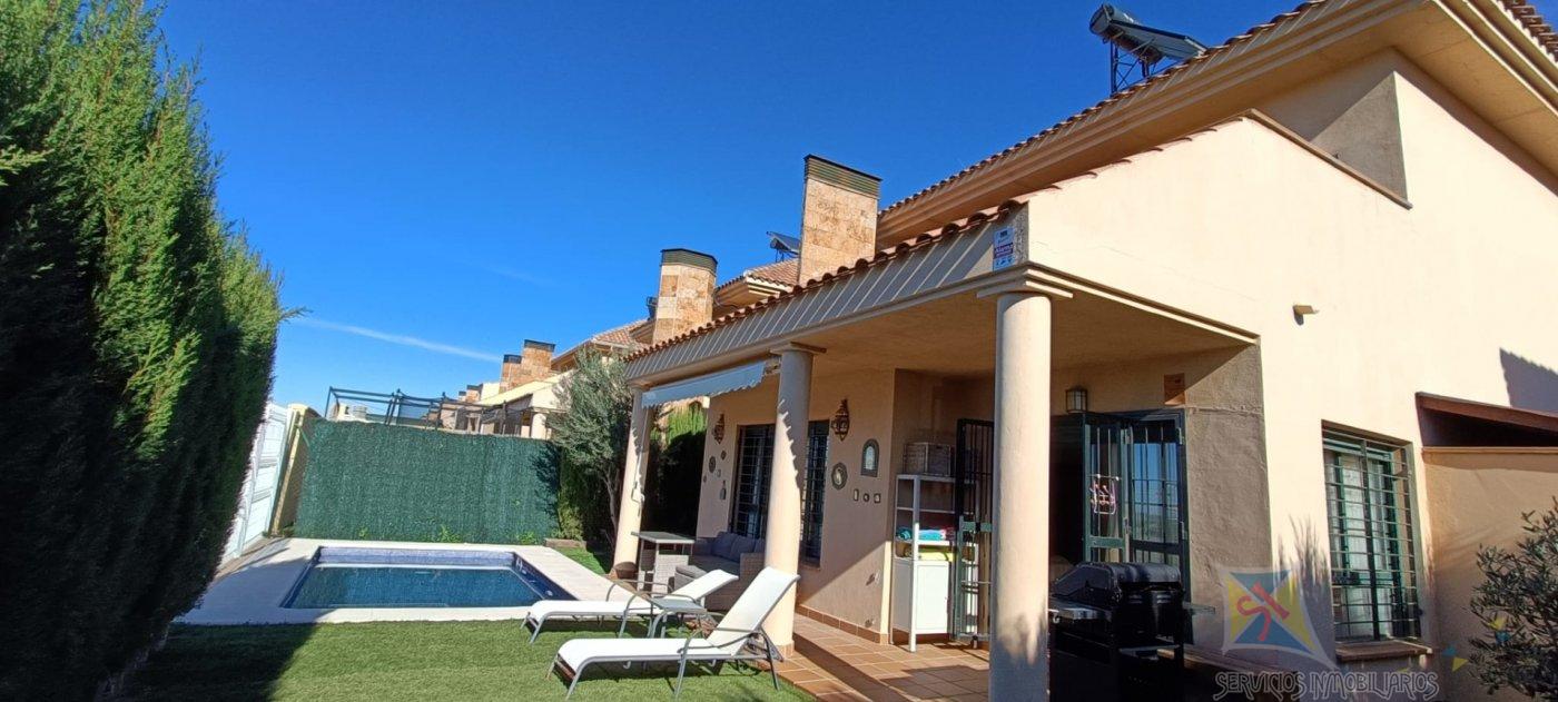For sale of chalet in Palomares del Rio