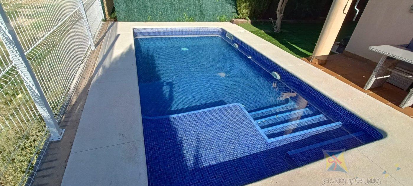 For sale of chalet in Palomares del Rio