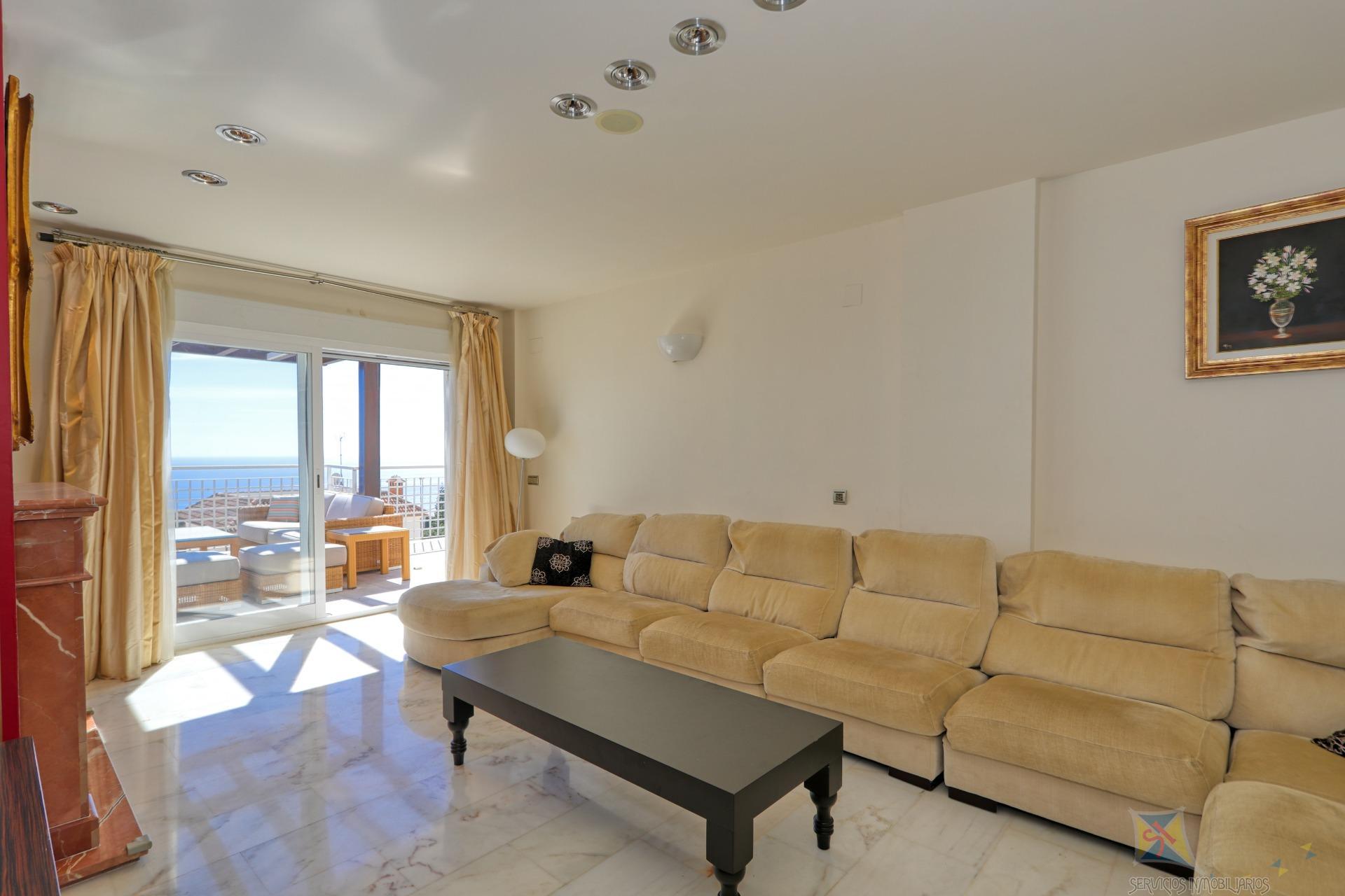 For sale of chalet in Benalmádena