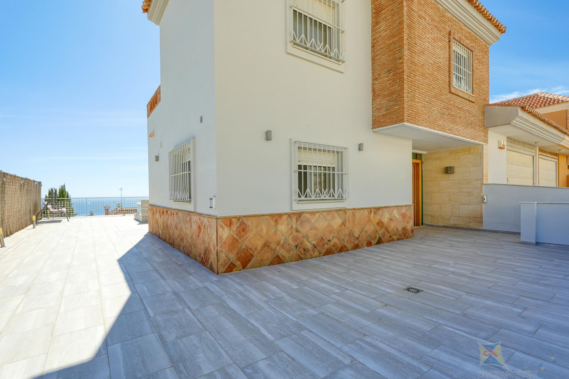 For sale of chalet in Benalmádena