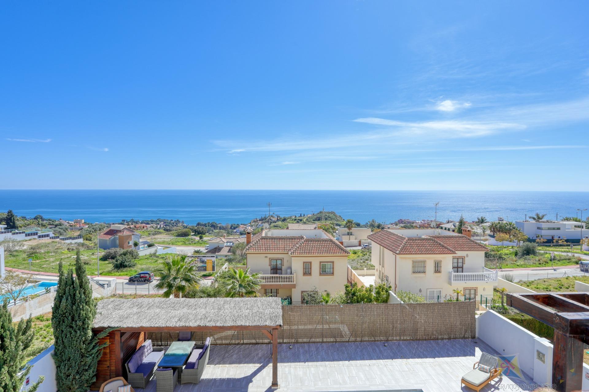 For sale of chalet in Benalmádena