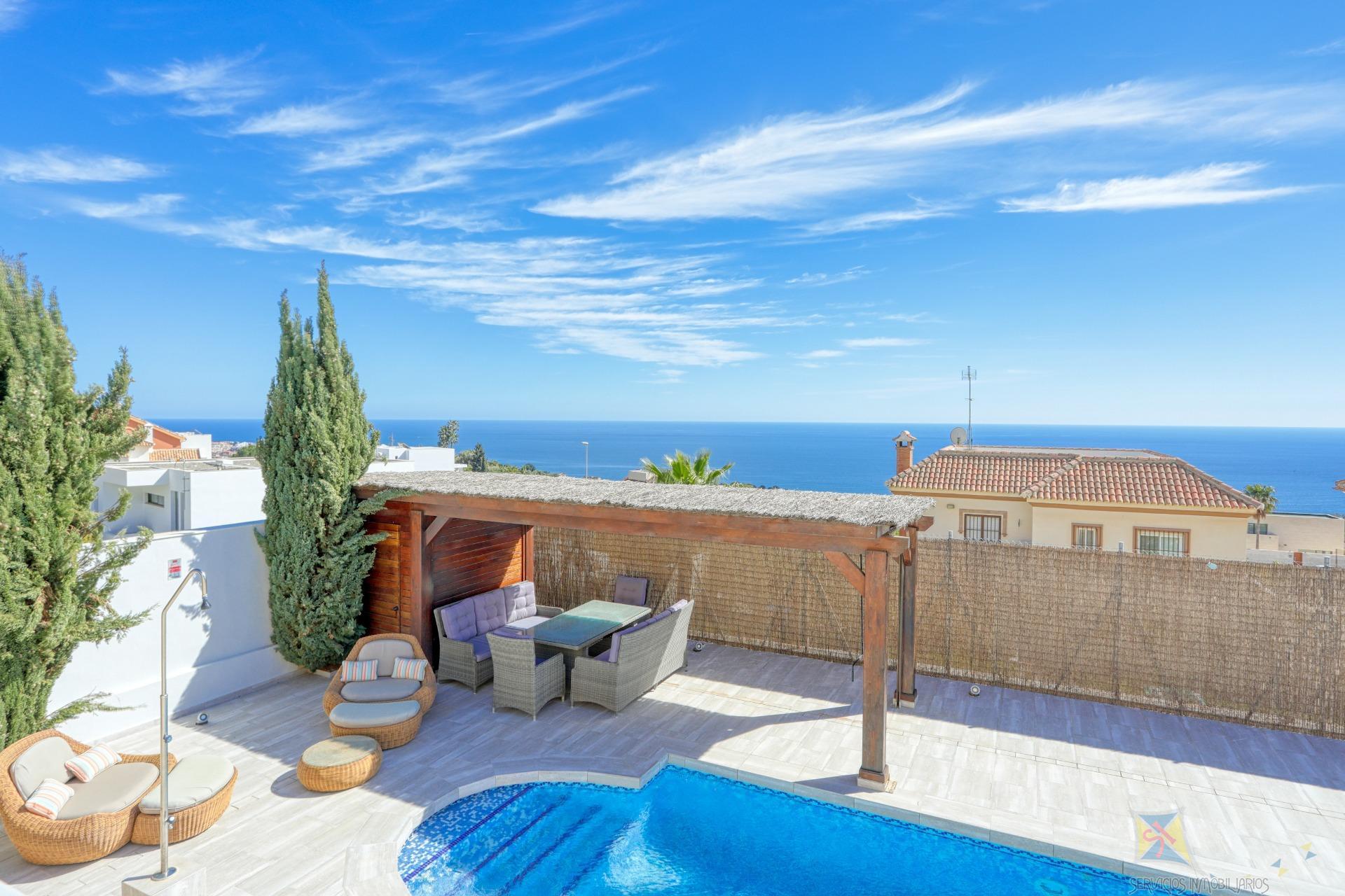 For sale of chalet in Benalmádena