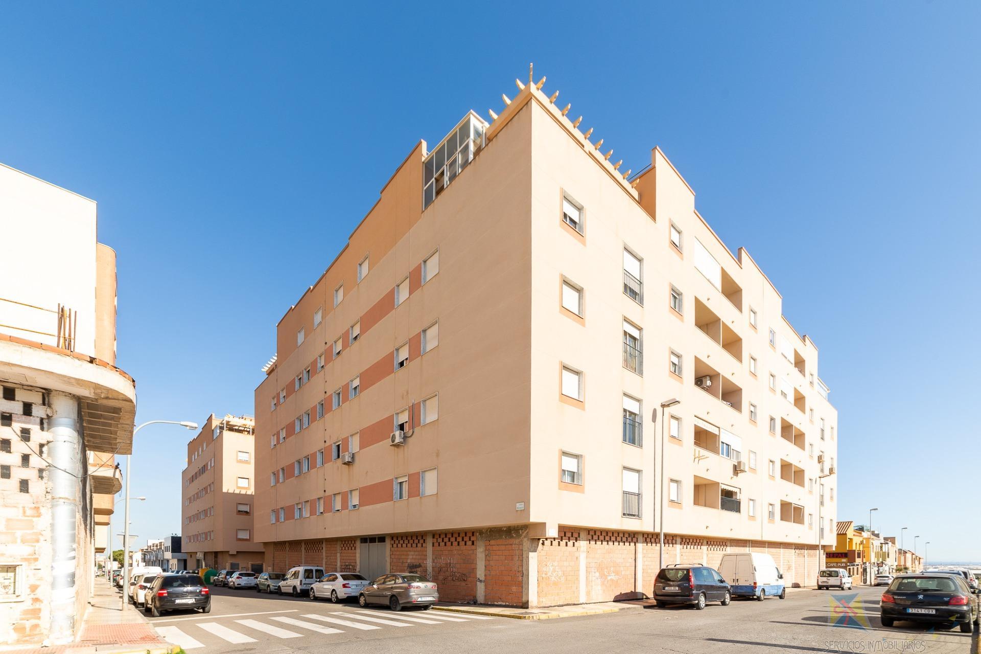 Venta de piso en Vícar