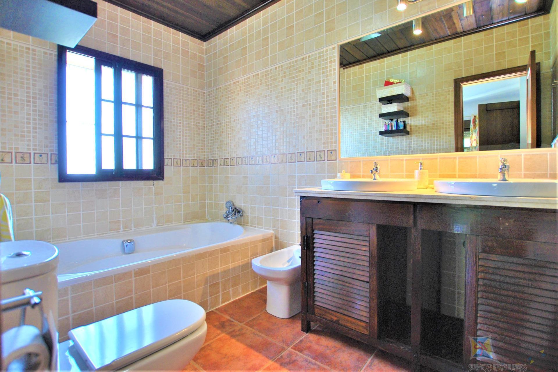 For sale of house in Alhaurín de la Torre