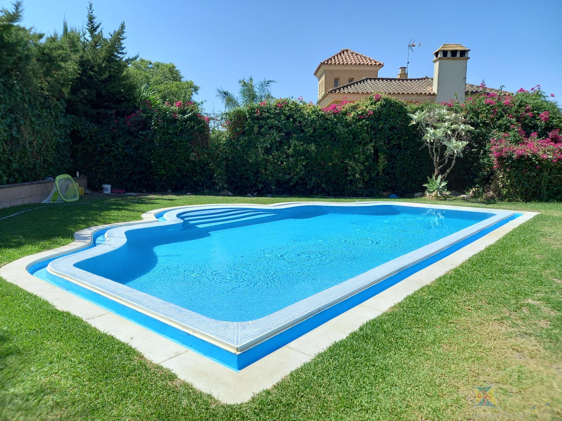 For rent of chalet in Gelves