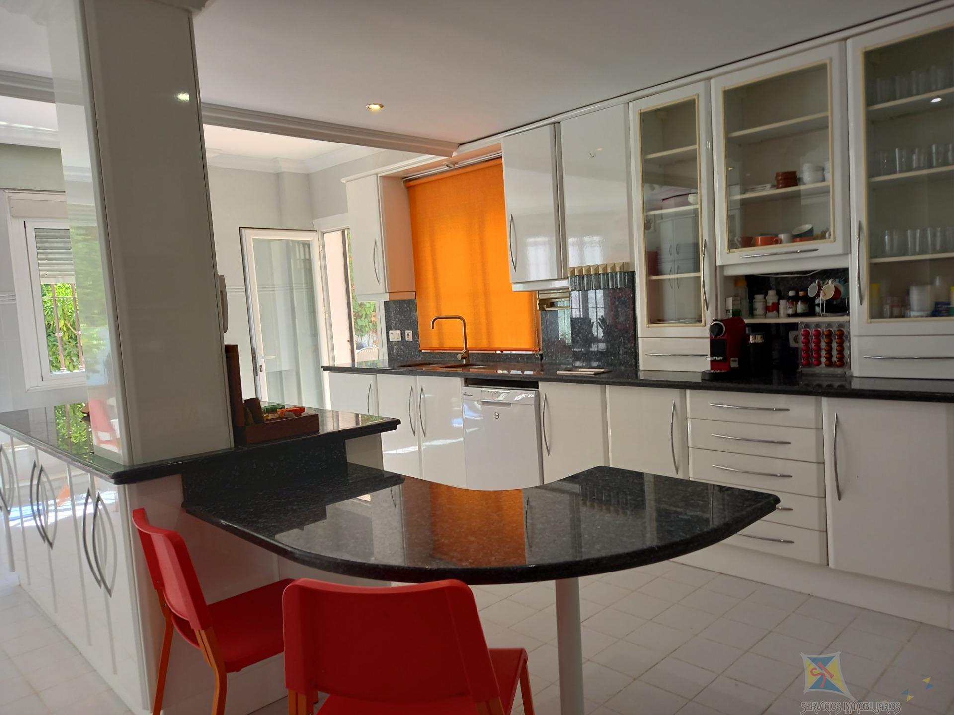 For rent of chalet in Gelves
