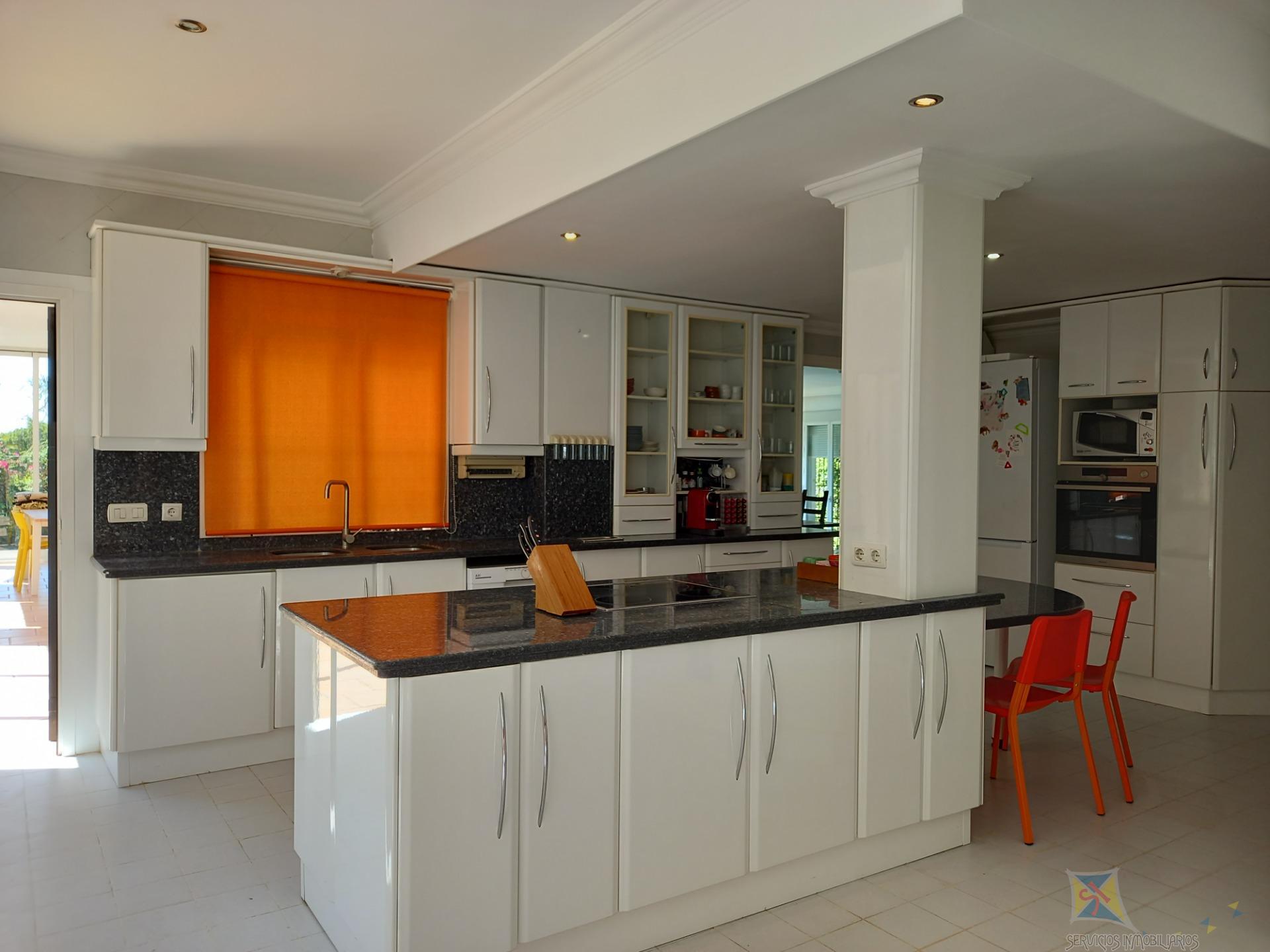 For rent of chalet in Gelves