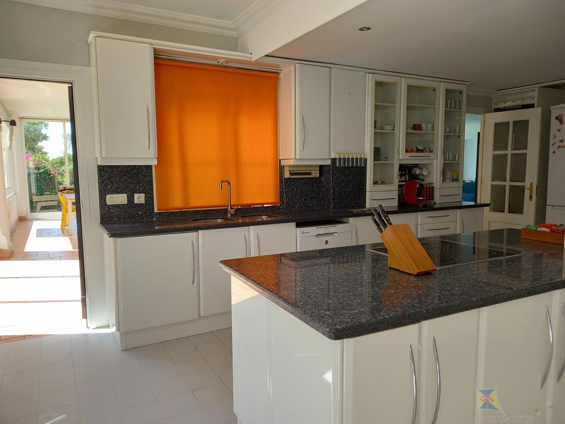 For rent of chalet in Gelves