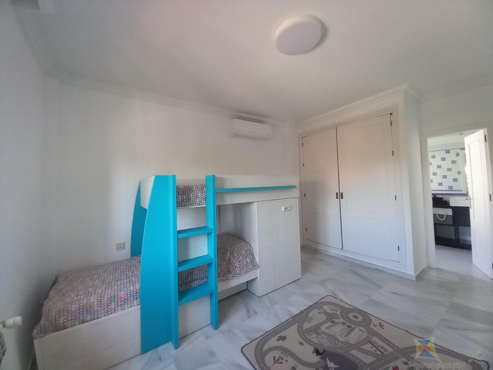 For rent of chalet in Gelves