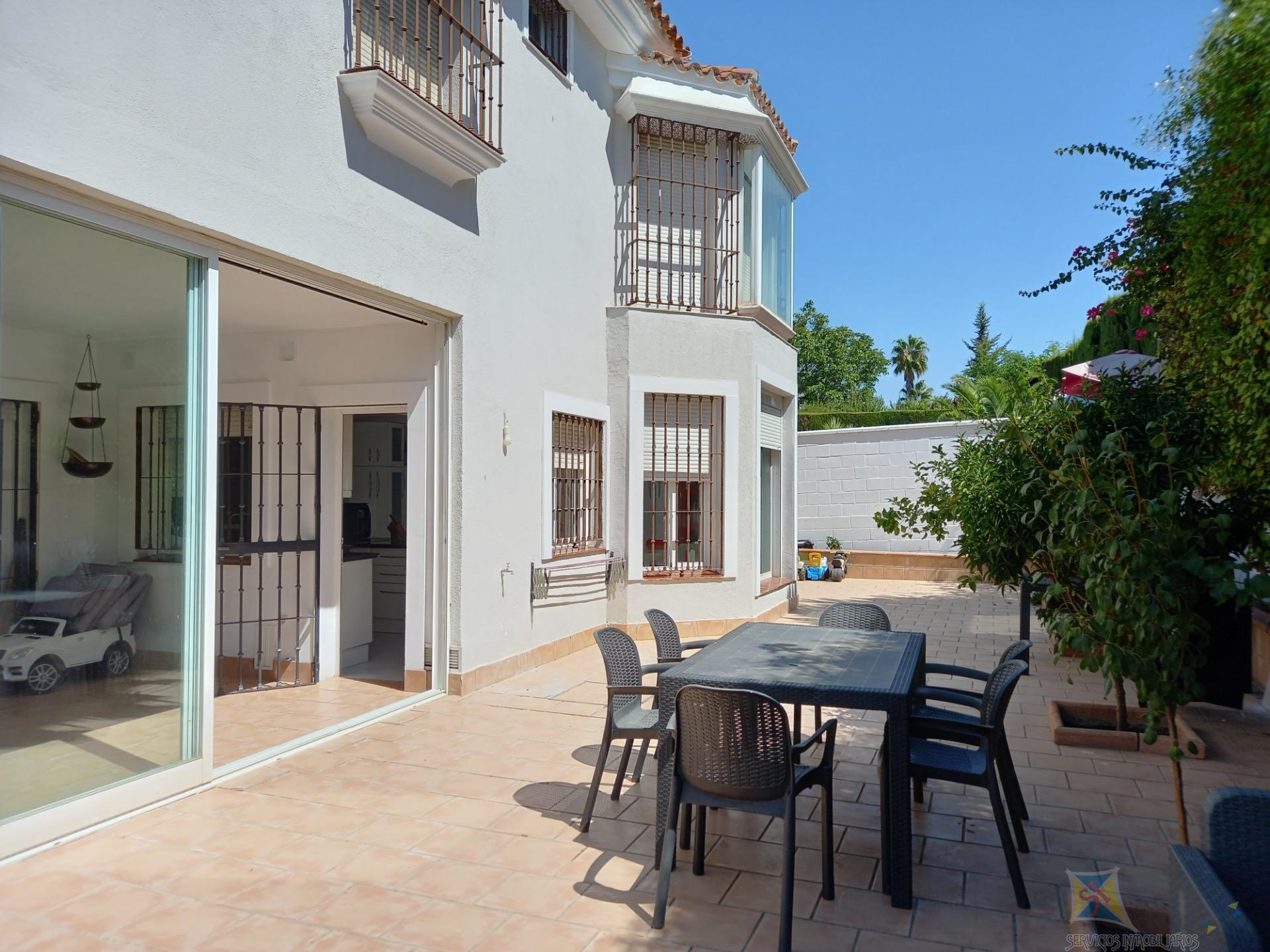 For rent of chalet in Gelves