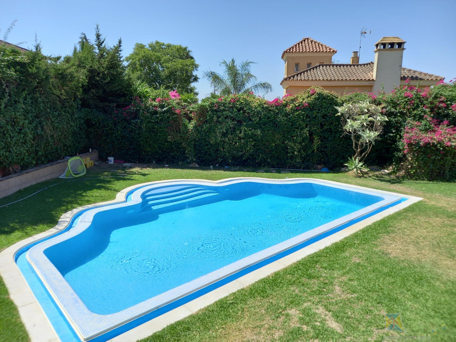 For rent of chalet in Gelves