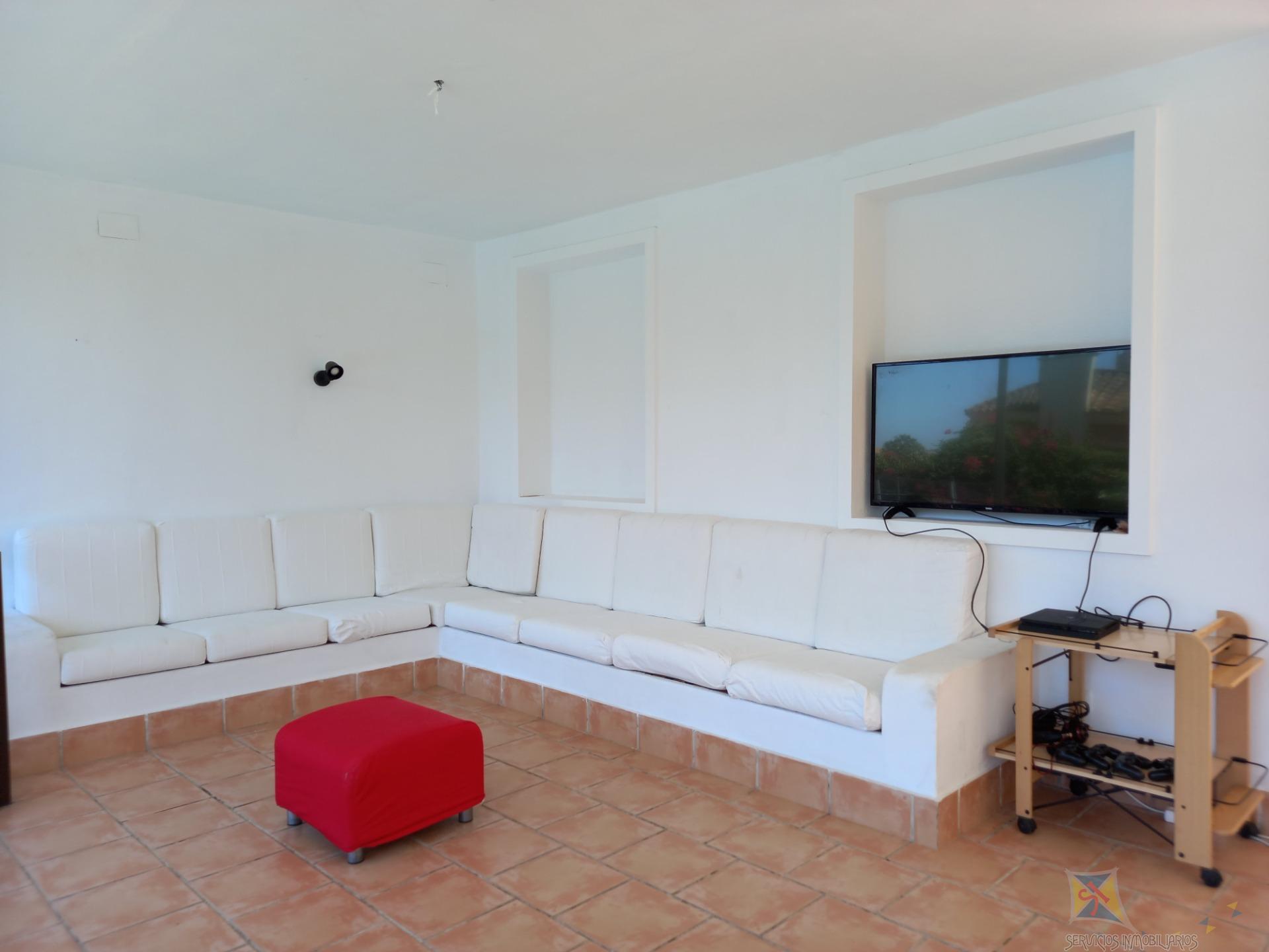 For rent of chalet in Gelves